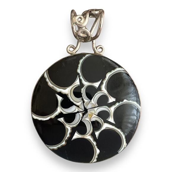 Sterling Jewelry - Sterling silver 925  PENDANT SHELL